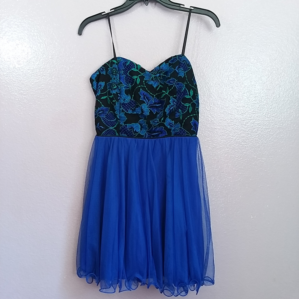 City Studios + Juniors' Blue Embroidered Dress - Picture 4 of 8